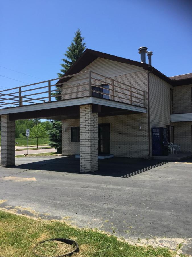 Malibu Inn Lake Delton Εξωτερικό φωτογραφία