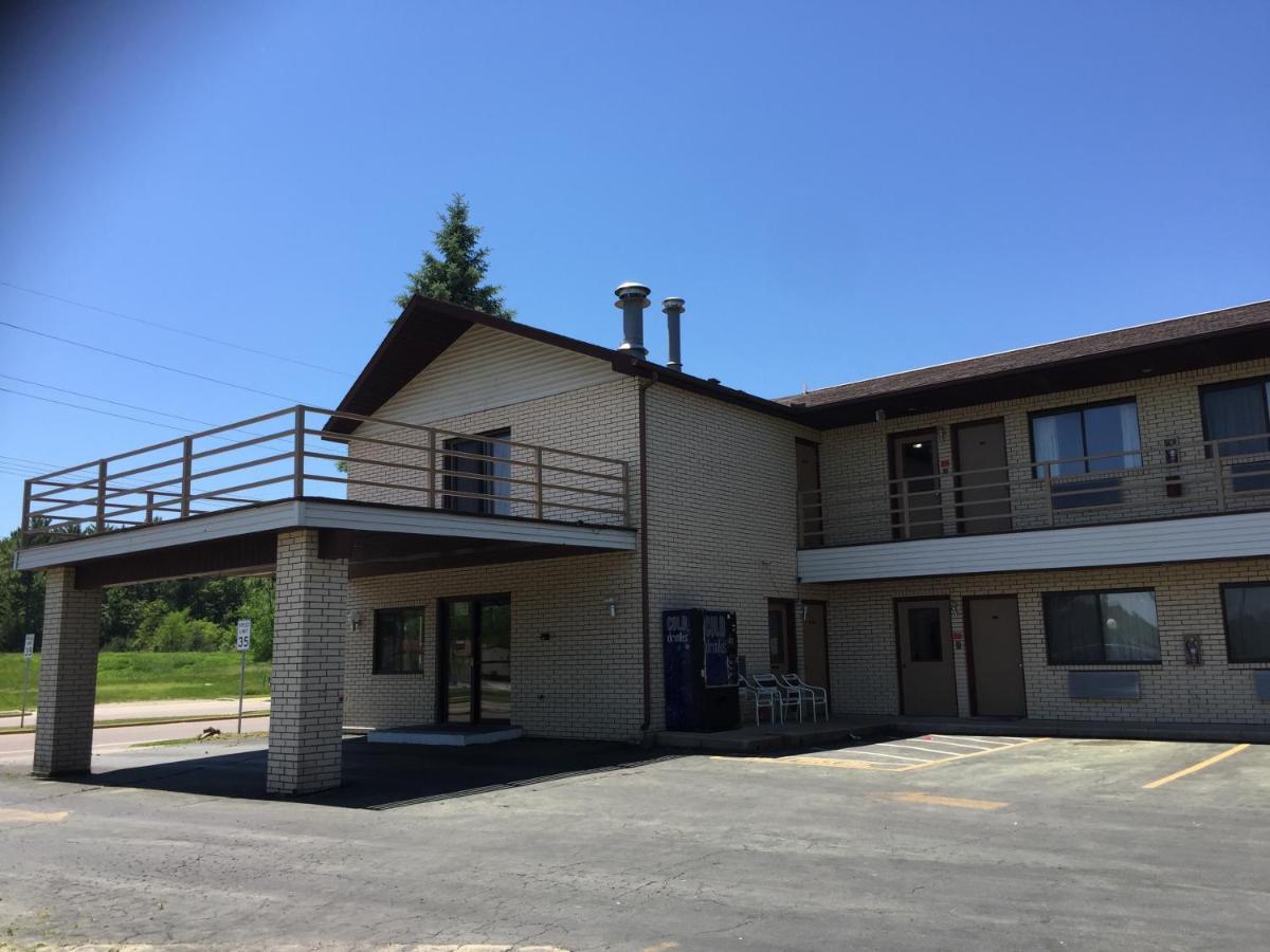Malibu Inn Lake Delton Εξωτερικό φωτογραφία