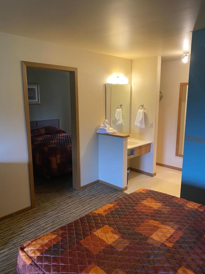 Malibu Inn Lake Delton Εξωτερικό φωτογραφία