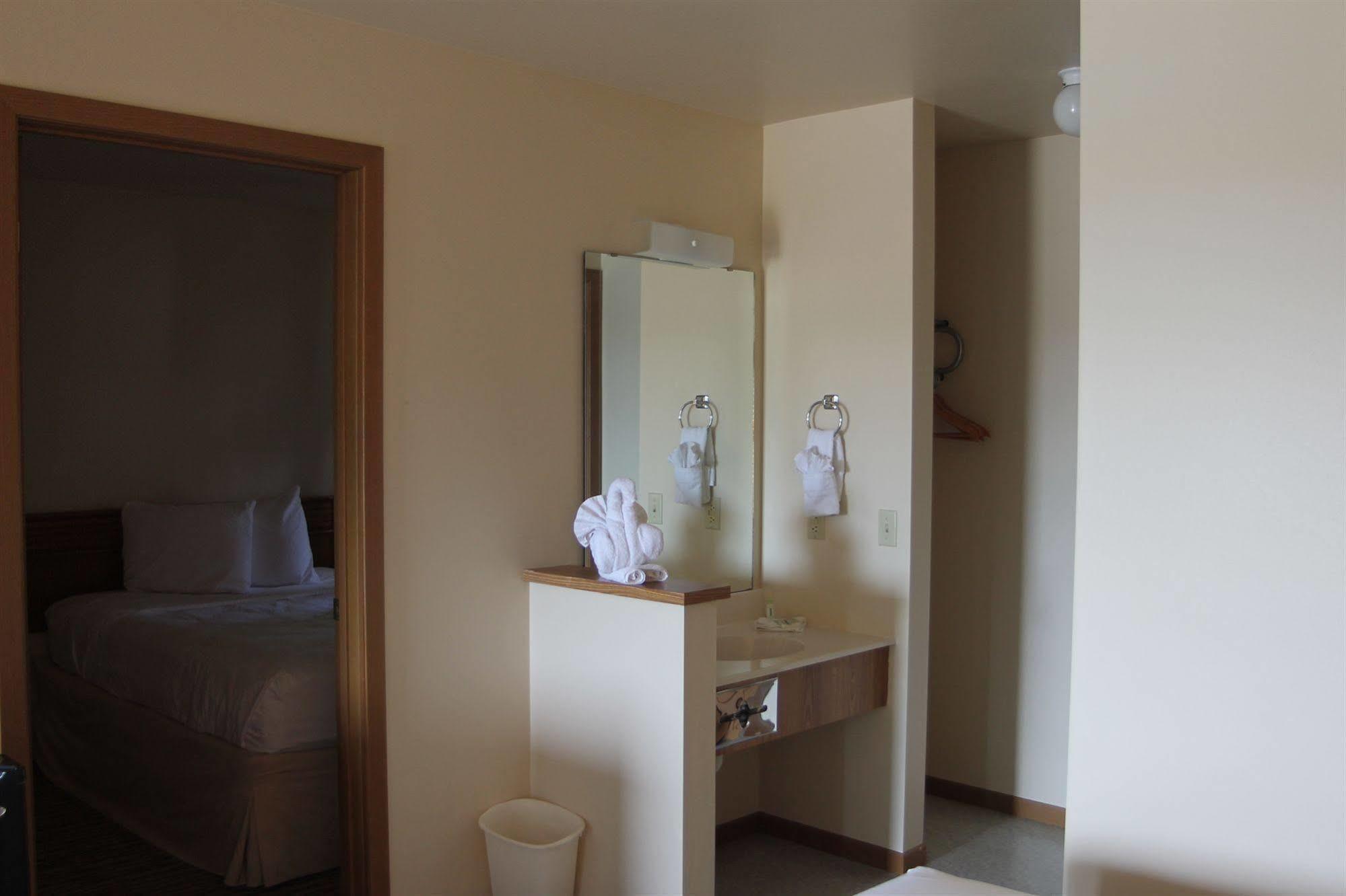 Malibu Inn Lake Delton Εξωτερικό φωτογραφία